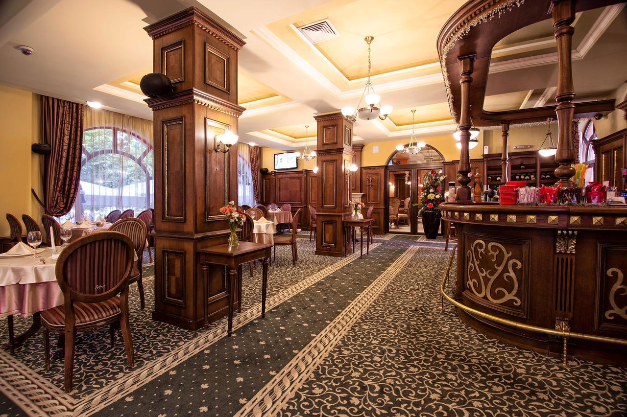 Hotel Chinar Hisarya Exterior photo